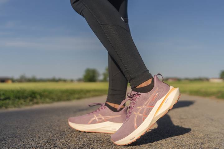 Soldes adidas chaussures de running ASICS GT-2000 13
