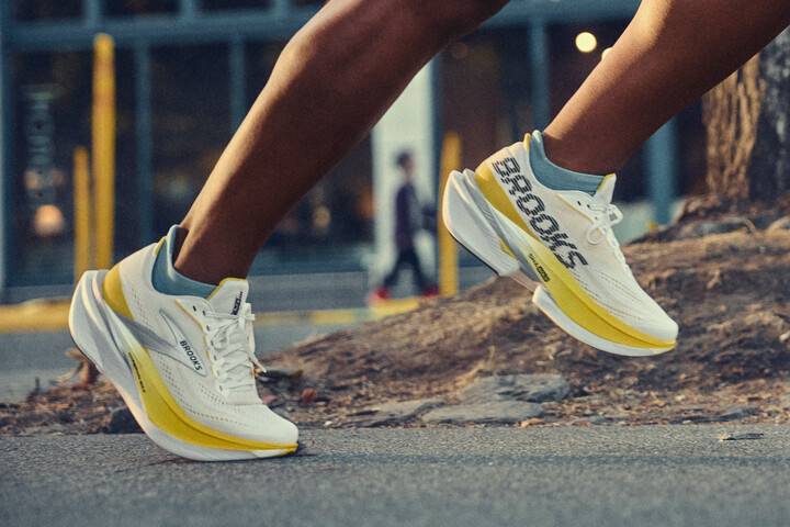 Chaussures de running Brooks Hyperion Max 4